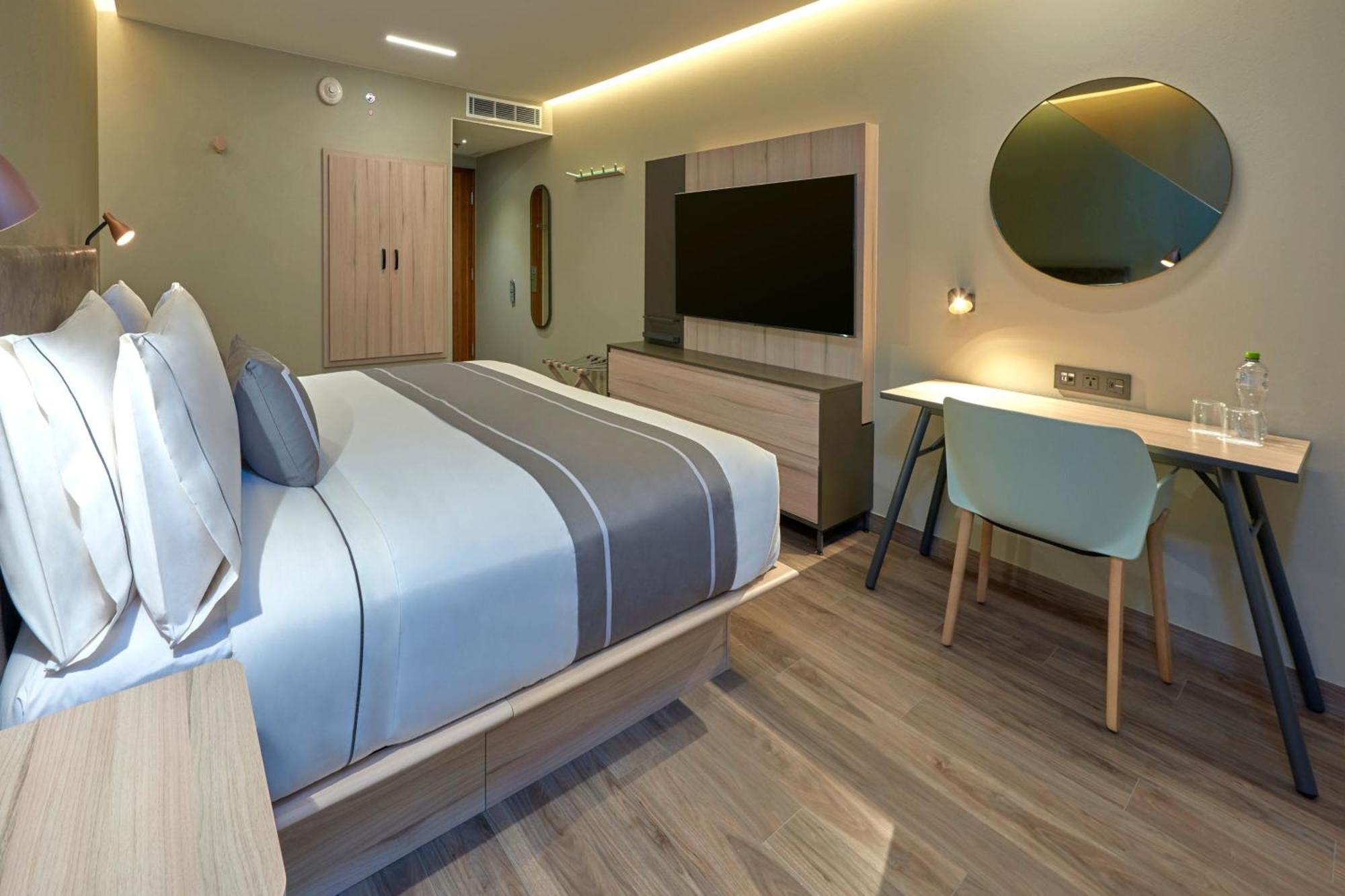 City Express Plus By Marriott Guadalajara Providencia エクステリア 写真