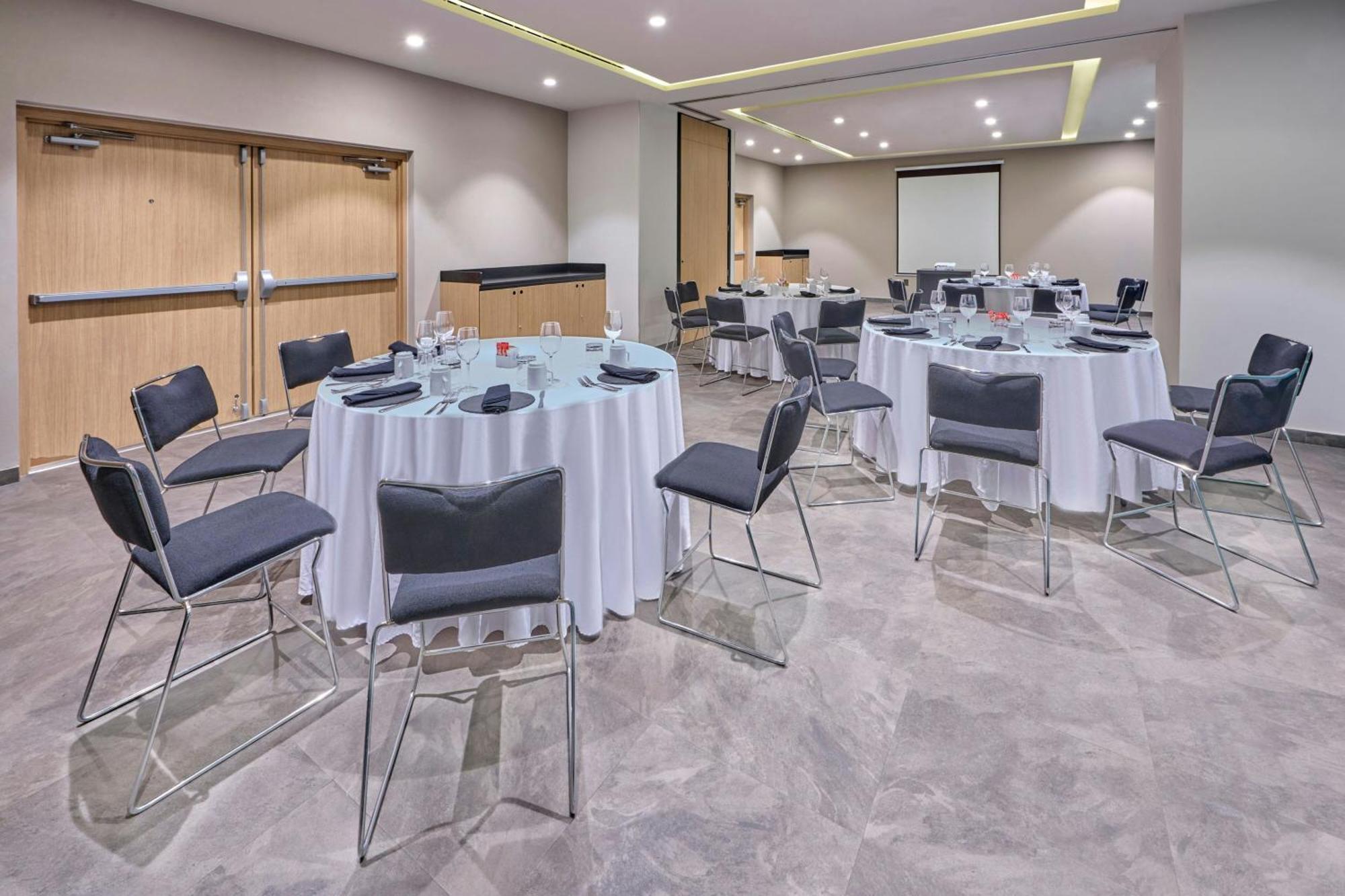 City Express Plus By Marriott Guadalajara Providencia エクステリア 写真